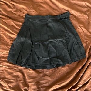 Poster Grl x Dolls Kill Black Pleated Mini Skirt – NWT